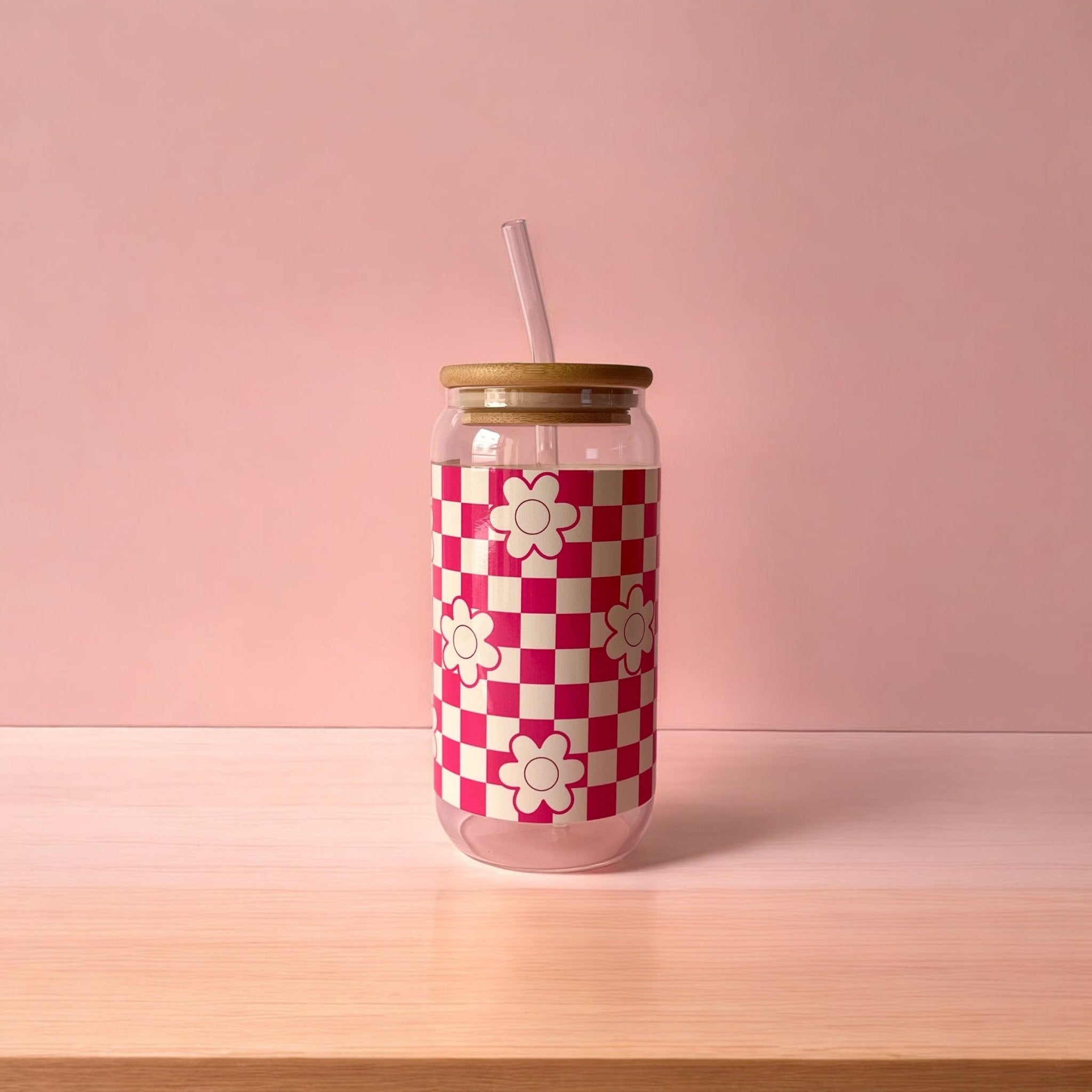 Vaso de cristal con pajita | Diseño cuadros rosa y blanco - Caramel regalos